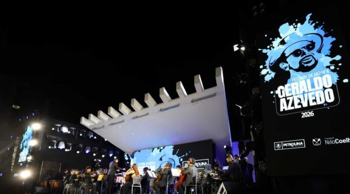 Talentos de diferentes regiões do país se encontram na primeira noite do Festival de Música Geraldo Azevedo Talentos de diferentes regiões do país se encontram na primeira noite do Festival de Música Geraldo Azevedo