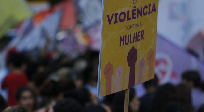 Plataformas vão informar canais de denúncia de violência contra mulher