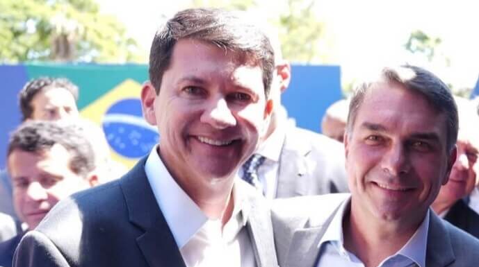 Simão Durando e Fernando Filho participam de encontro com Flávio Bolsonaro em Brasília Simão Durando e Fernando Filho participam de encontro com Flávio Bolsonaro em Brasília