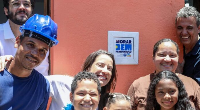 No Recife, governadora Raquel Lyra entrega 49 residências reformadas pelo programa Morar Bem Pernambuco No Recife, governadora Raquel Lyra entrega 49 residências reformadas pelo programa Morar Bem Pernambuco
