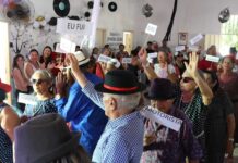 Baile dos Idosos transforma tarde em encontro de alegria, música e boas lembranças em Petrolina Baile dos Idosos transforma tarde em encontro de alegria, música e boas lembranças em Petrolina