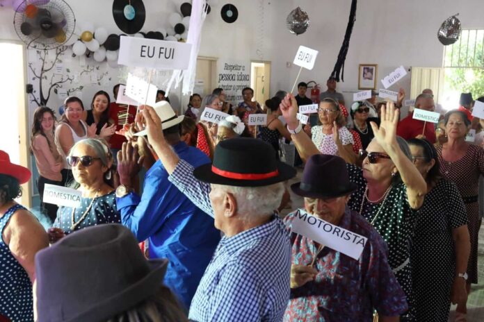 Baile dos Idosos transforma tarde em encontro de alegria, música e boas lembranças em Petrolina