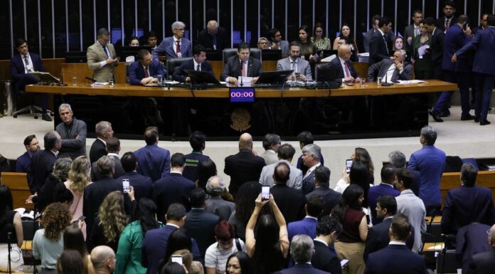 Alcolumbre marca votação da PEC pelo fim da 6×1 para quarta-feira Alcolumbre marca votação da PEC pelo fim da 6x1 para quarta-feira