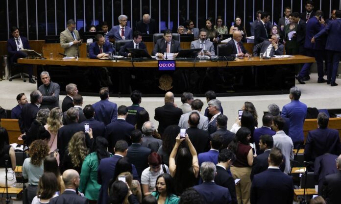Alcolumbre marca votação da PEC pelo fim da 6x1 para Alcolumbre marca votação da PEC pelo fim da 6x1 para quarta-feira