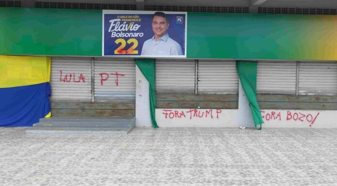 PL de Petrolina denuncia vandalismo em comitê de Flávio Bolsonaro PL de Petrolina denuncia vandalismo em comitê de Flávio Bolsonaro