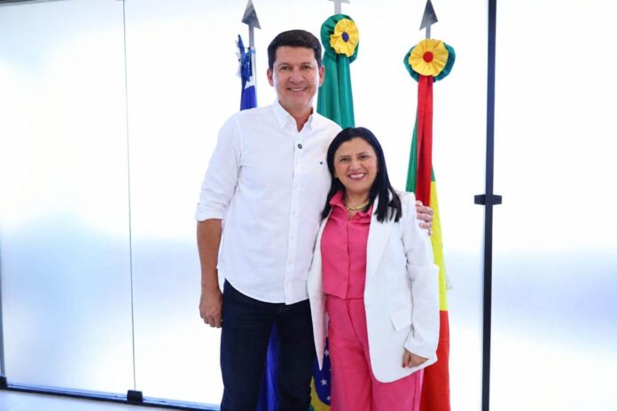 Simão Durando anuncia Rosarinha Coelho como nova secretária da Mulher Simão Durando anuncia Rosarinha Coelho como nova secretária da Mulher de Petrolina
