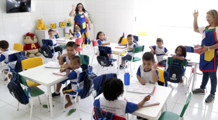 Escolha de livros didáticos para educação infantil começa nesta terça