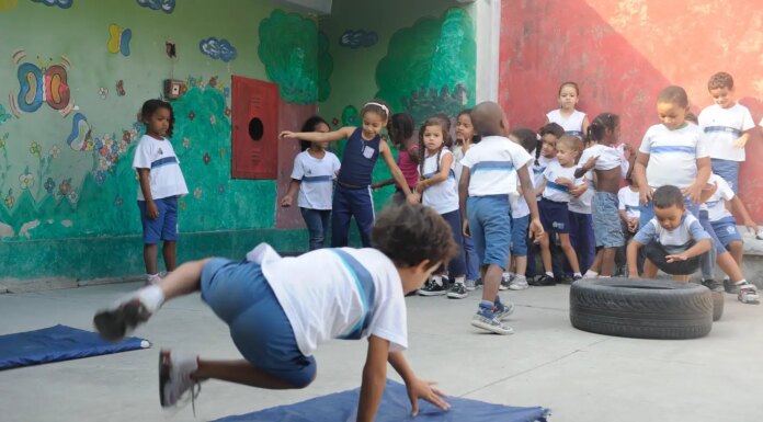 Escolas públicas têm até sábado para regularizar pendências com FNDE Escolas públicas têm até sábado para regularizar pendências com FNDE