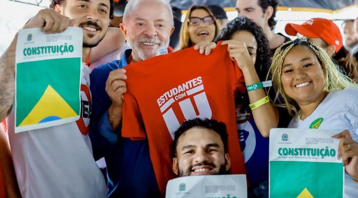 Lula garante versão universitária do “Pé de Meia” caso seja reeleito